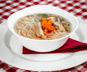 Házi Tyúkhúsleves gazdagon
